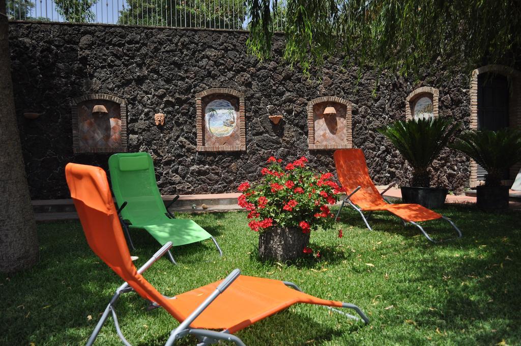 B&B Villa Dagala Santa Venerina Quarto foto