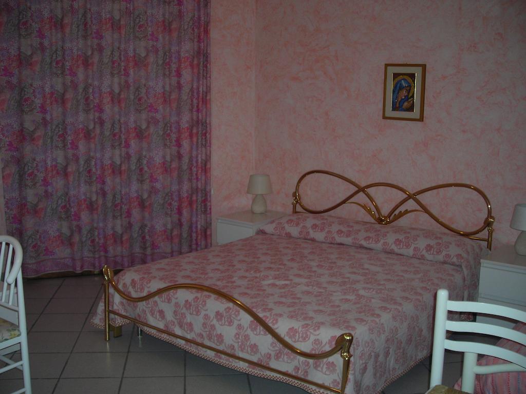 B&B Villa Dagala Santa Venerina Quarto foto